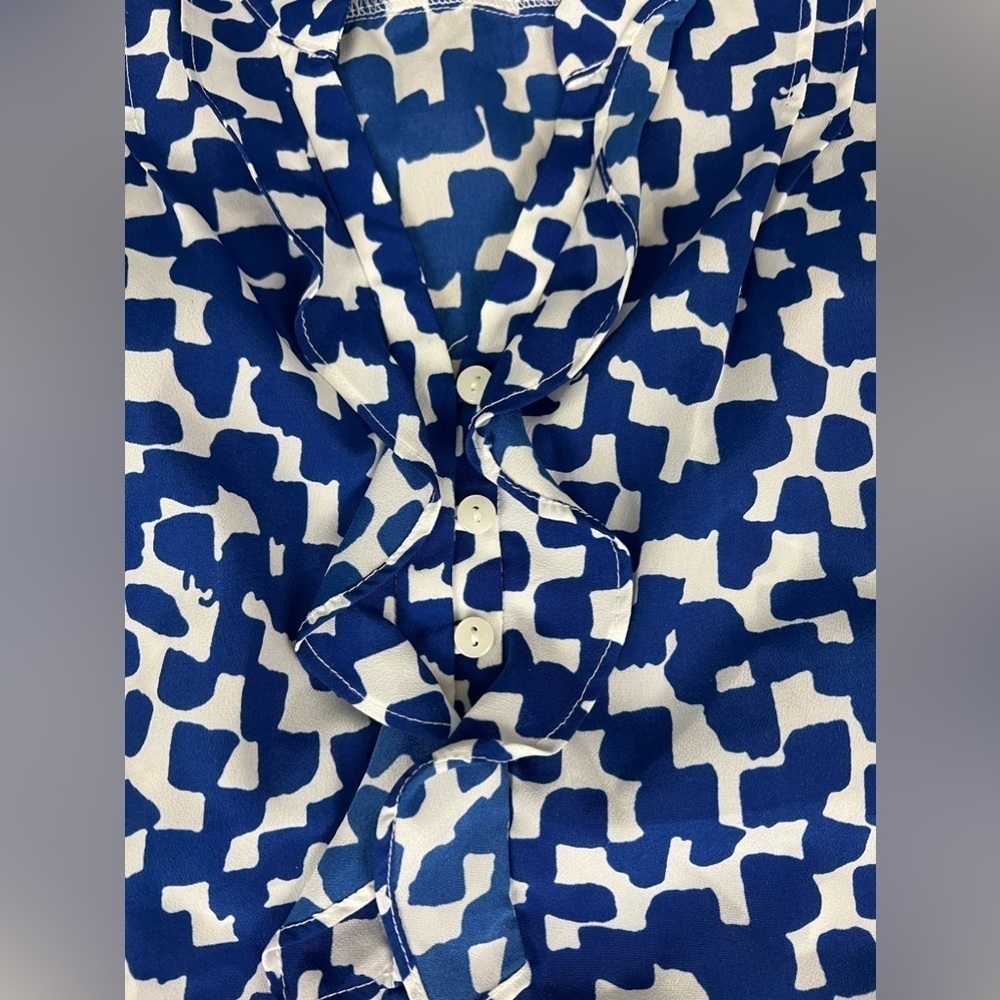 GAP Blue & White Ruffle V-Neck Sleeveless Top - Size M - Picture 3 of 7